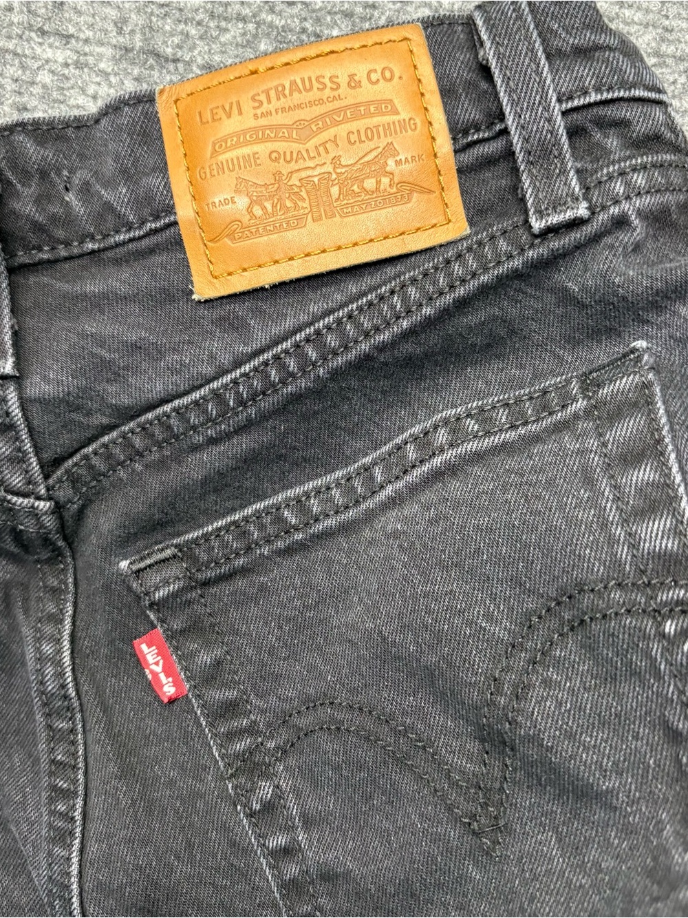 Levis Premium Jeans Womens 25x33 Black Ribcage Boot Button Fly Big E - Picture 3 of 16